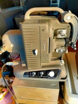 昭和レトロ、ヤシカ 映写機YASHICA 8P 中古品になります、ランプ光ります。モーター回転調節可能です。実写確認は行なっておりません。_画像3