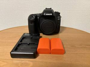Canon キャノン　EOS 80D ボディー　一眼カメラ　バッテリー付き