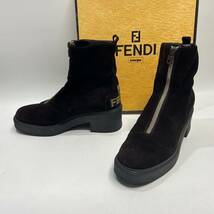 【美品】フェンディ　FENDI　ショートブーツ　スエード　センタージップ　ダークブラウン系　表記サイズ37.5？38？　踵ロゴ　　_画像1