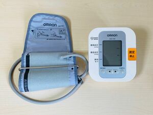 OMRON HEM-7200 上腕式自動血圧計
