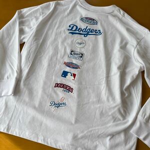 Ｍサイズ　長袖シャツ　新品 ドジャース MLB メジャーリーグ ロサンゼルスドジャース