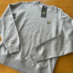 Mサイズ　春物 爽やか　新品　ライル&スコット　LYLE&SCOTT 裏パイル薄手トレーナー　シンプルワンポイント　グレー