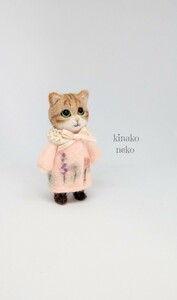 猫 お花ピンクのコート猫　羊毛フェルト ハンドメイド ミニチュア インテリア雑貨 kinako