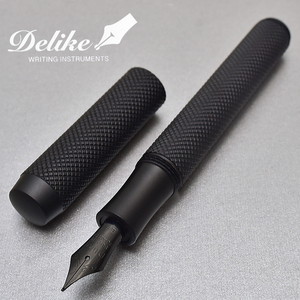 ◆●【DELIKE/ディライク】真鍮万年筆 POCKET PEN 金属製 ブラック 格子模様 ミニ 重厚 重量感 ブラックペン先 EF 新品 単品発送/MN1BK-EFS