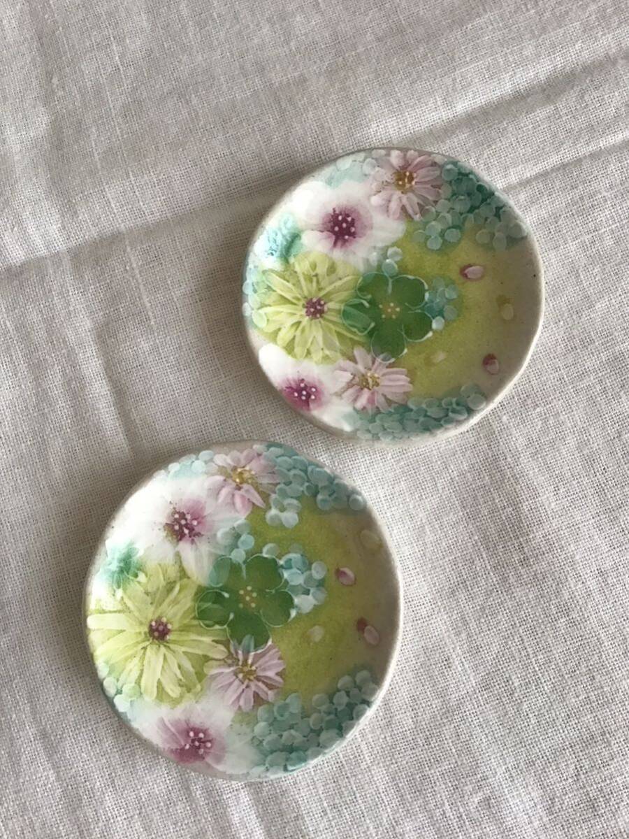 Kobo Yuzuriha Set of 2 Seto ware small plates, small flower pattern, spoon holder, floral pattern, plate, Japanese tableware, pottery, hand-painted, retro J box, japanese ceramics, Seto, dish