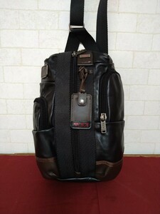 極美品!最高級! TUMI レザー ALFA BRAVO MONTEREY SLING 92318DB2 ボディバッグ ブラック×ブラウン 美品バッグ ショルダーバッグ