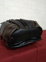 極美品!最高級! TUMI レザー ALFA BRAVO MONTEREY SLING 92318DB2 ボディバッグ ブラック×ブラウン 美品バッグ ショルダーバッグ_画像6