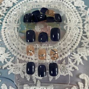 ラインストーン付きネイルチップ