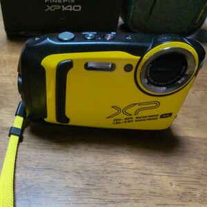 フジフイルムFUJIFILM FINEPIX XP140　美品だと思います。