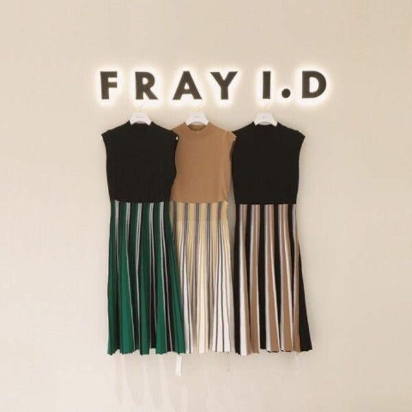 FRAY I.D プリーツ柄ニットワンピース