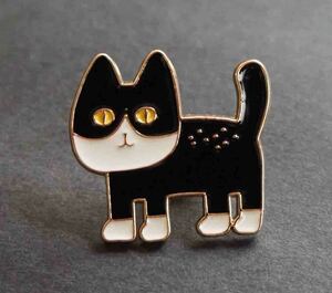 『萌黒白猫黄目』■新品『萌猫.ネコ 』可愛い ■ ねこ好き (=^・^=)BLACK CAT キャット金属ピンバッジ バッチ■おしゃれ ファッション開運