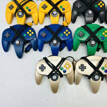 ☆大量・1円～☆ Nintendo 64 純正 コントローラー 本体 40個 セット まとめ売り ニンテンドー 動作未確認 ジャンク N64 ブロス Bros. ①_画像2