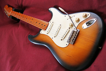 【Fender USA】American Vintage 57 Stratocaster 2-Tone Sunburst Aged（Orange Drop コンデンサー／メイプル1pcネック）USA製_画像1