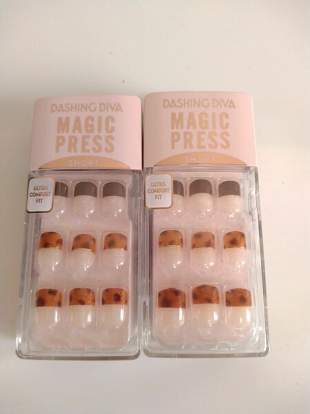 ダッシングディバ 　MAGICPRESS　付け爪 　ネイルチップ　2箱