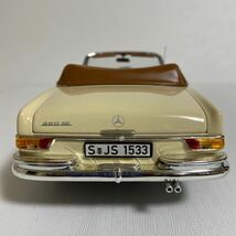 ★ノレブ／NOREV：1/18 ★メルセデス ベンツ 280SEカブリオレ／Mercedes-Benz 280 SE CABRIOLET 1969 (クリーム／ベージュ) ☆used_画像9