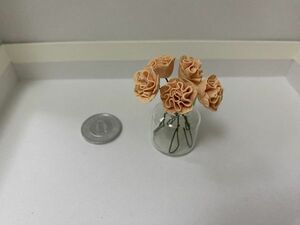 ミニチュア☆ドールハウス☆カーネーションの花と花瓶