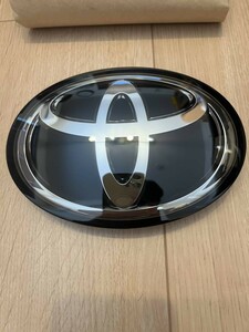 【希少品】 トヨタ純正　フロントグリル　エンブレム　ランドクルーザー プラド Land Cruiser Prado GDJ150 GRJ150 GRJ151 TRD150 UZJ200