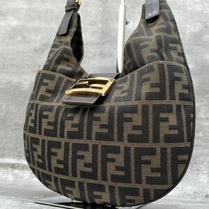 1円〜【極美品】フェンディ FENDI ショルダーバッグ ハンドバッグ アクセサリーポーチ マンマバケット FF金具 ゴールド ハーフムーン