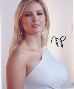 Ivanka Trump イヴァンカ・トランプ★直筆サイン写真★証明書COA◆8186