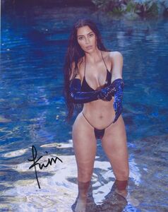 KIm Kardashian★直筆サイン写真★証明書COA◆8078