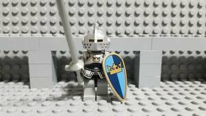 レゴ お城シリーズ キャッスル クラウンナイト 甲冑 盾 騎士 ミニフィグ 大量出品中 同梱可能 正規品 LEGO