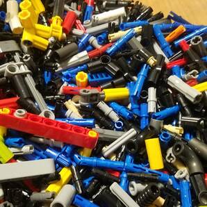 ① レゴ テクニック 細かなパーツ バラ 大量 ギア ペグ コネクタ 軸 リフトアーム 接続パーツ 大量出品中 同梱可能 正規品 LEGOの画像3