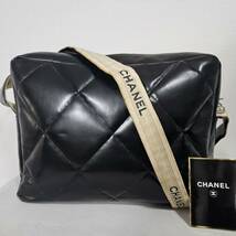 【1円スタート】CHANEL シャネル シールあり ４番台　ロゴ マトラッセ　ショルダーバッグ　エナメル　ブラック　C4904_画像1