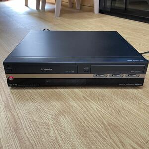 東芝 VHS/HDD/DVDビデオ レコーダー RD-W301 ジャンク品