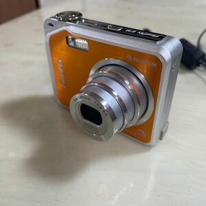 FinePix V10 （オレンジ)コンパクトデジタルカメラ 中古★現状品