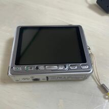 FinePix V10 （オレンジ)コンパクトデジタルカメラ 中古★現状品_画像3