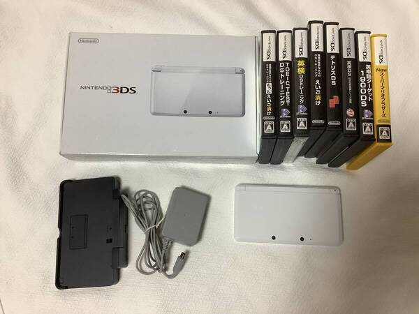 任天堂 3DS ピュアホワイト& ソフト8本