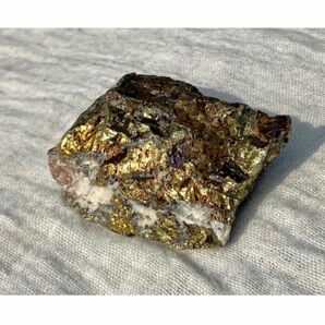チャルコパイライト　黄銅鉱　原石　