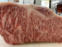 最高級　松阪牛A5牝　特上サーロインステーキ 約1cm 4枚　約1450g 東京食肉市場枝肉　証明書付き　鉄板焼き　焼肉　2_画像5