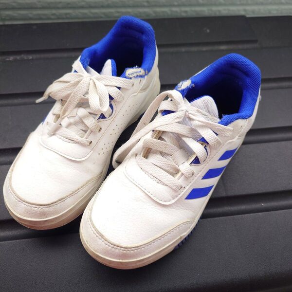 20cm adidas スニーカー