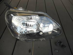 トヨタ ポルテ NCP140 NSP141 NCP141 NCP145 純正 HID 右ヘッドライト 右ヘッドランプ KOITO 52-259