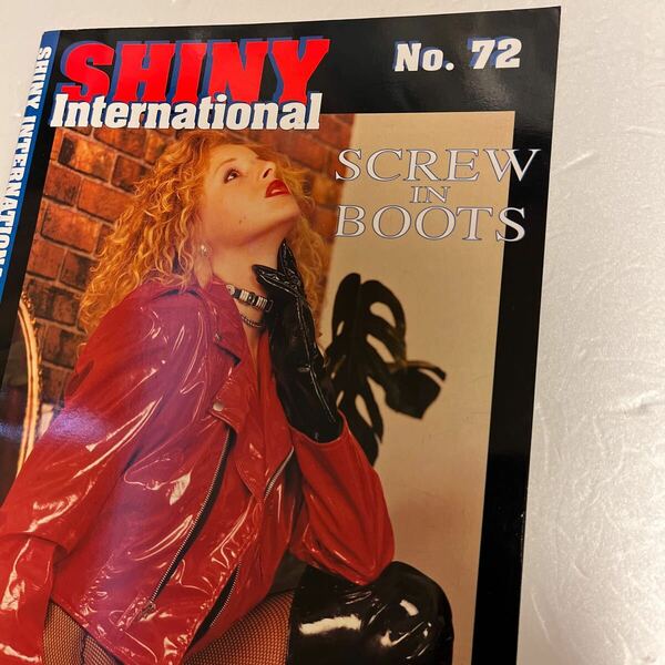 輸入雑誌・下着写真集Shiny#72PVC、Latex、エナメルの下着のピクトリアル