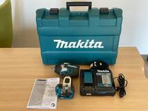 ＊3155 マキタ Makita 充電式インパクトレンチ TW700D インパクトレンチ用 18V バッテリ 充電器付 ケース付 取扱説明書付 動作確認済み　_画像1