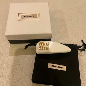 miumiu バレッタ　箱巾着付き