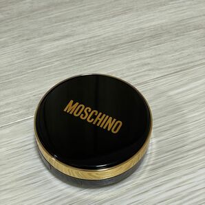 moschino クッションファンデーション