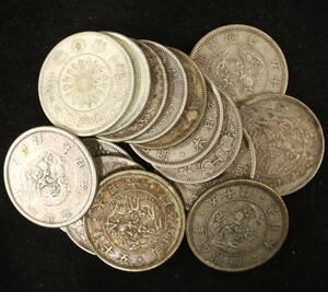 旭日竜50銭銀貨 明治4年 16枚 まとめて おまとめ 50銭 銀貨 古銭 コイン 硬貨