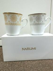 35582◆未使用NARUMIナルミ/ペアマグカップ 金彩 銀彩 雪結晶風柄