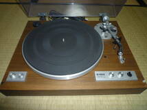 YAMAHA ヤマハ 日本楽器 YP-B4 レコードプレーヤー ターンテーブル 木目調 昭和 昭和レトロ 中古 動作品 1978年頃 ベルトドライブ 60Hz_画像3