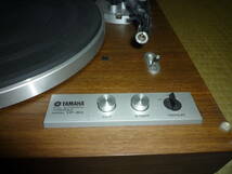 YAMAHA ヤマハ 日本楽器 YP-B4 レコードプレーヤー ターンテーブル 木目調 昭和 昭和レトロ 中古 動作品 1978年頃 ベルトドライブ 60Hz_画像4