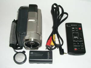 5984● SONY Handycam DCR-TRV5、MiniDVテープ式ビデオカメラ、ソニー ●61