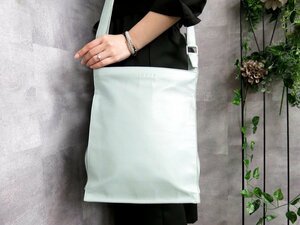 ●超美品●LOEWE ロエベ●ロゴ型押し●カーフ レザー 本革●クロスボディ ショルダー バッグ●ライトブルー●SV金具●B5 収納●Js44854