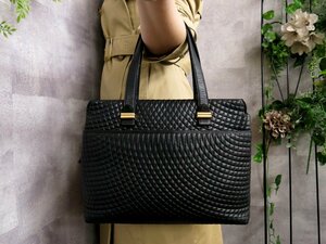 ●超美品●BALLY バリー●タッセル●キルティング カーフ レザー 本革●ハンド バッグ●ダークネイビー●G金具●腕掛け●B5 収納●Js44907