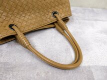 ●超美品●BOTTEGA VENETA ボッテガ ヴェネタ●イントレチャート●カーフ レザー 本革●ハンド バッグ●ベージュ●腕掛け●かばん●Js45172_画像5