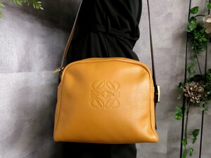 ●超美品●LOEWE ロエベ●アナグラム●ロゴ型押し●カーフ レザー 本革●ショルダー バッグ●ゴールデンイエロー●G金具●肩掛け●Js45270