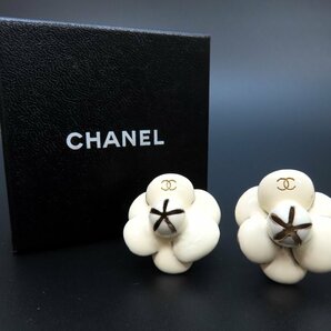 ◆美品◆CHANEL シャネル◆ココマーク◆カメリア イヤリング◆アイボリー G金具◆ヴィンテージ◆刻印 02P◆2002年 スプリング◆A4454の画像9