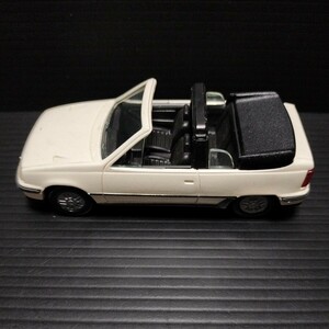 ● GAMA「1/43　OPEL KADETT GSi CABRIO」ミニカー　白系　ホワイト